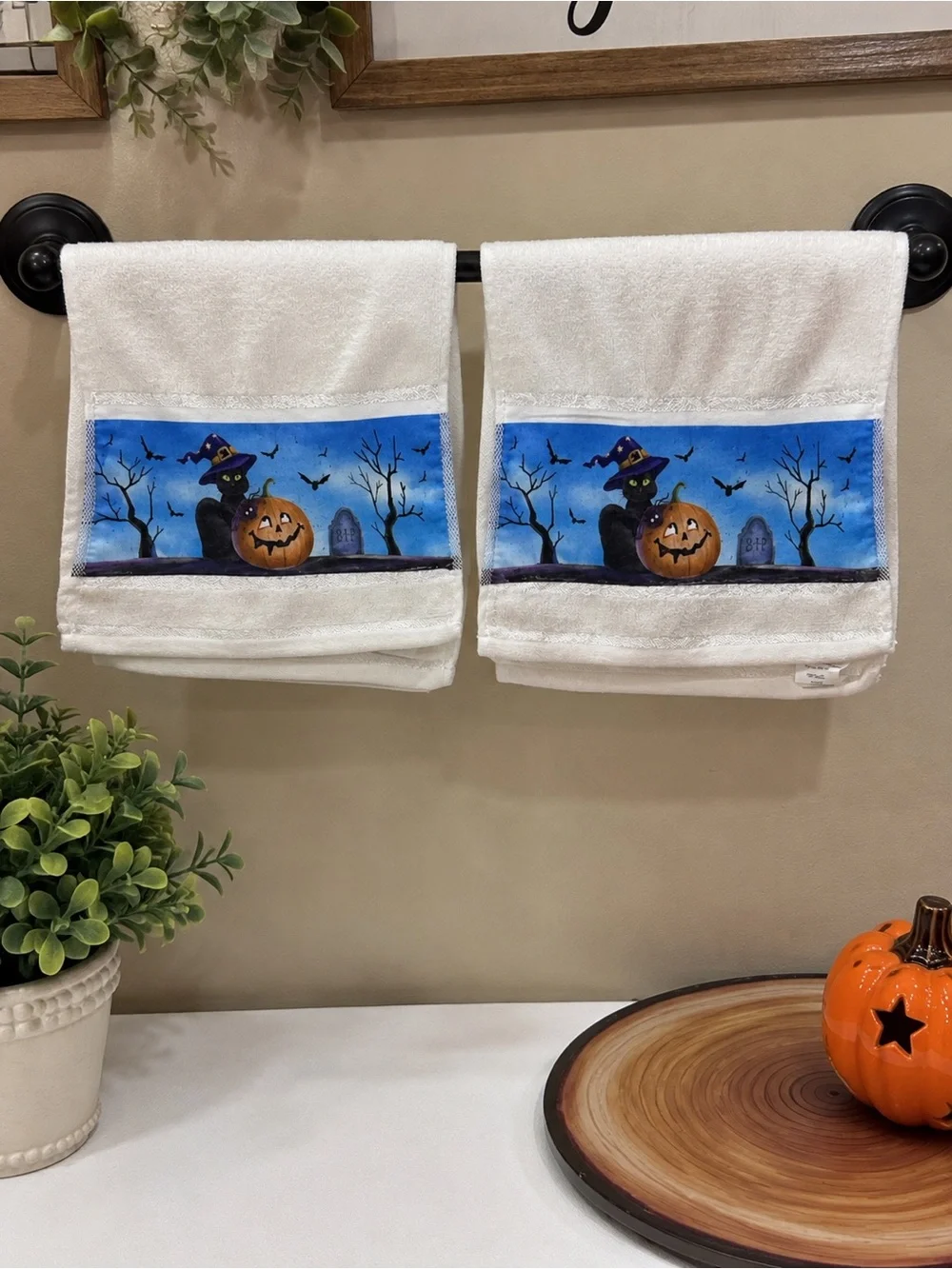 Halloween Hand Towels Set 2 Cat Pumpkin Spider Bats RIP Graveyard Decor 10x16